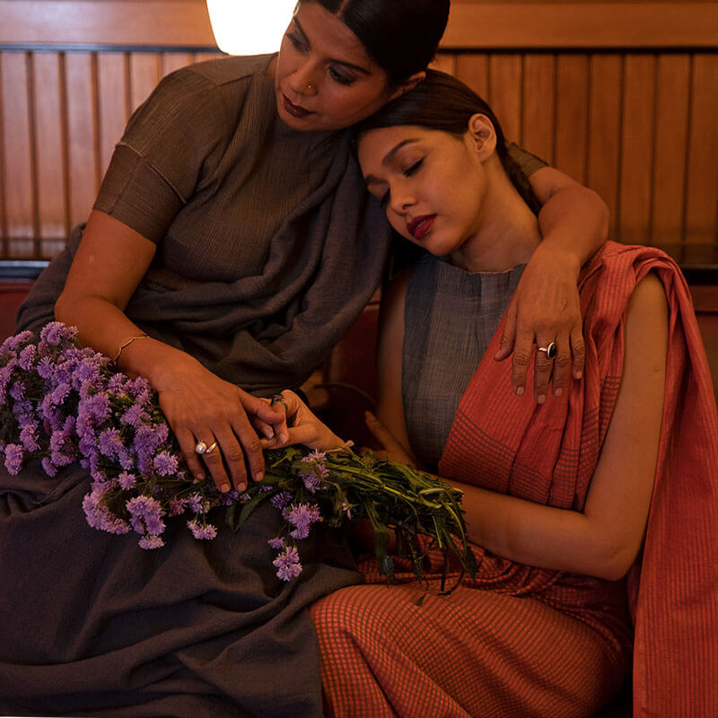Nasreen Sari Goji